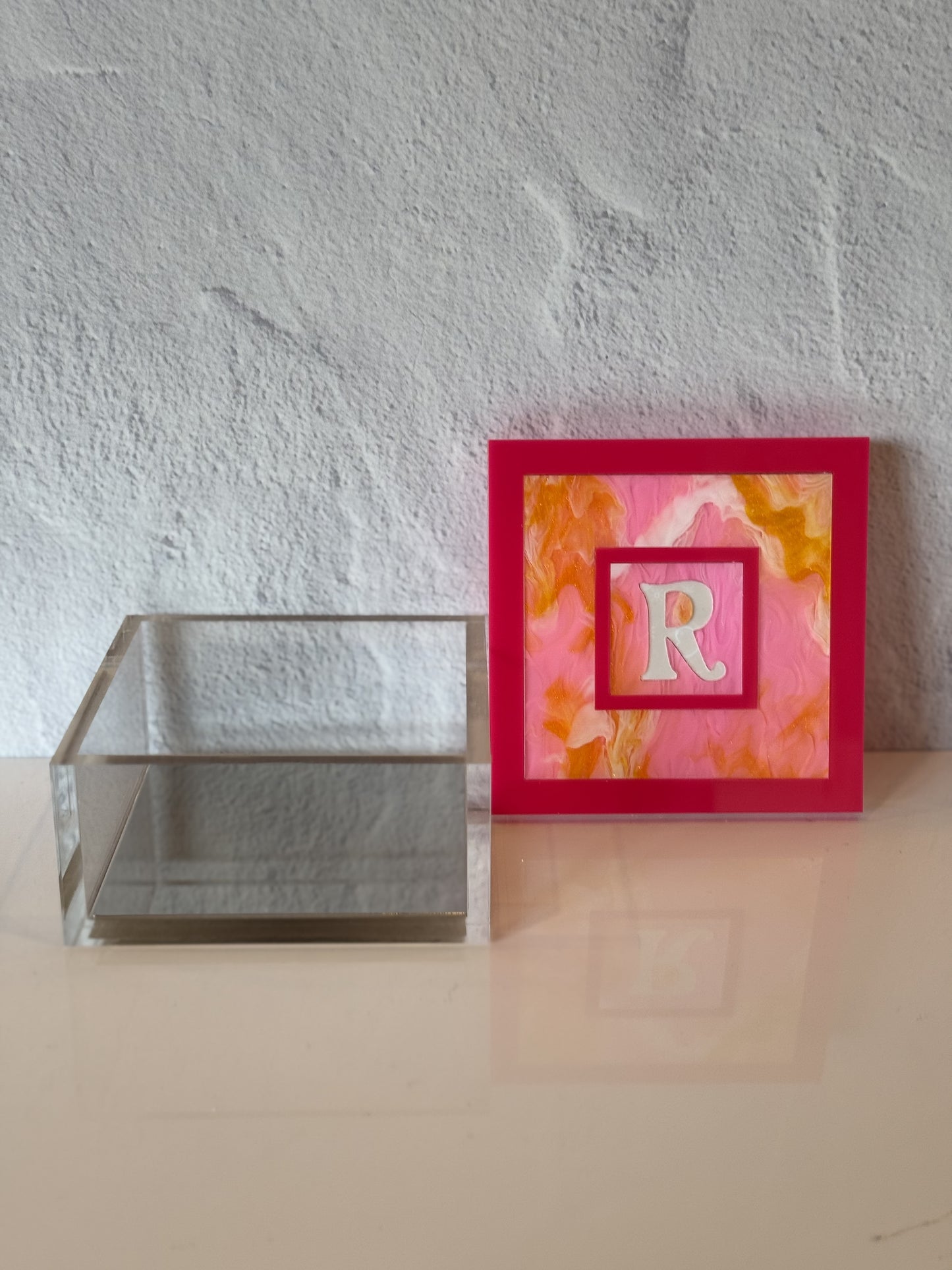 Catch it all box with mirrored bottom