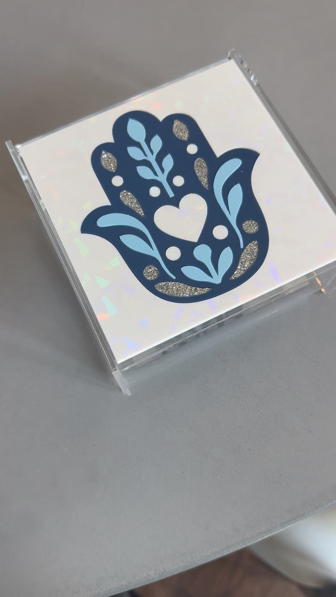 Hamsa Catch it all box-white heart